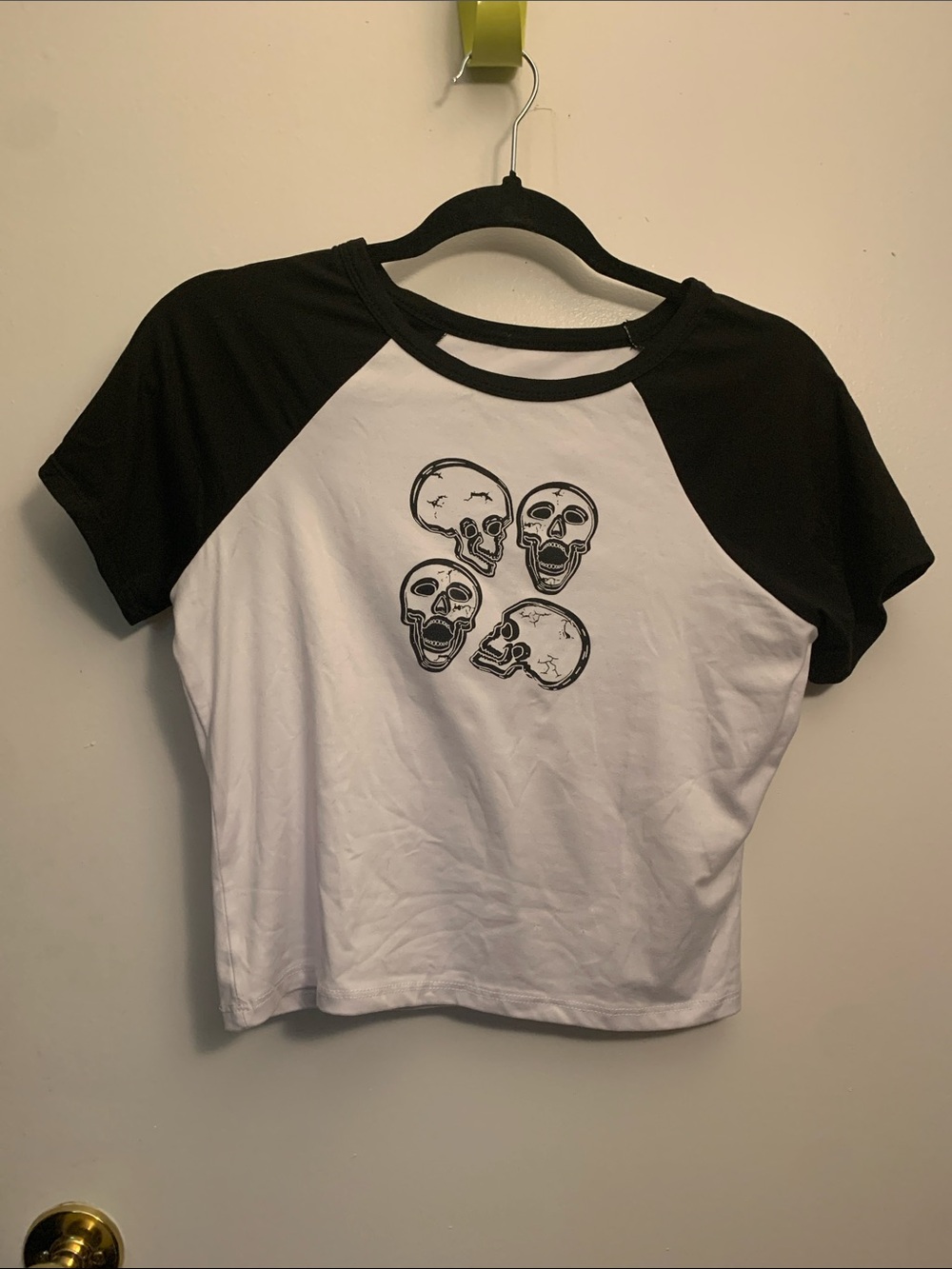 Ardene Black & White Skull Graphic Raglan Crop Top